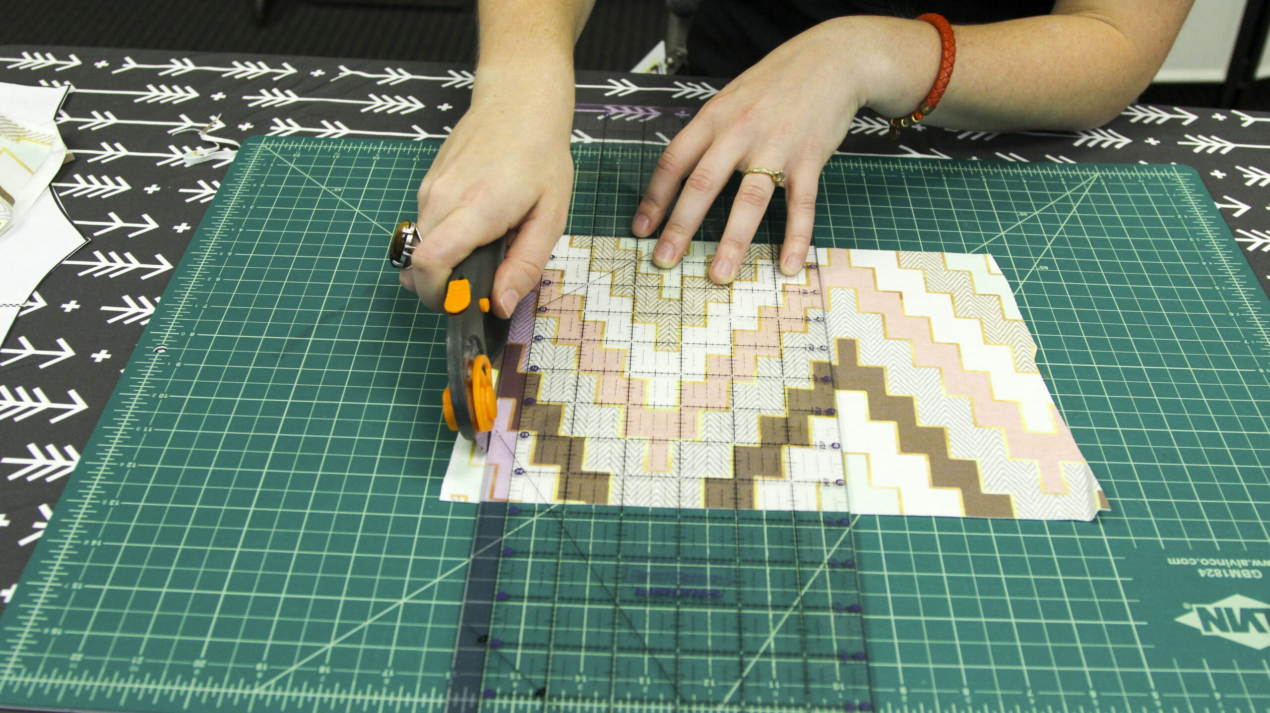 SF Knit Baby Leggings Tutorial - Middle Section