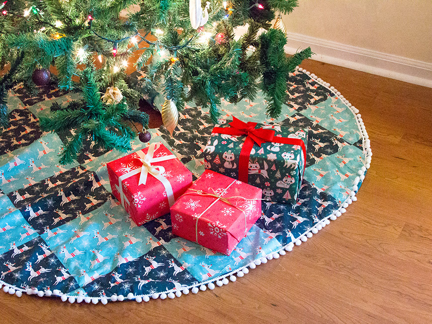 Handmade Holiday How-To: DIY Christmas Tree Skirt | Spoonflower Blog