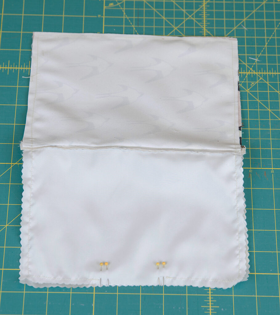 The Perfect Zipper Pouch in 9 Easy Steps - leave a 3" gap in your lining | Spoonflower Blog 